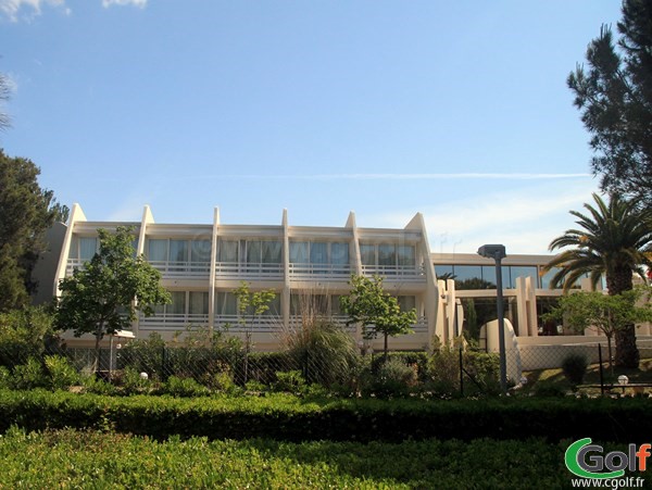 Un hotel donnant sur le golf de Le Grande Motte dans l'Hérault proche de la Camargue