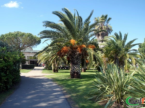 Accés au club House du golf de La Grande Motte ptoche de Montpellier dans l'Hérault