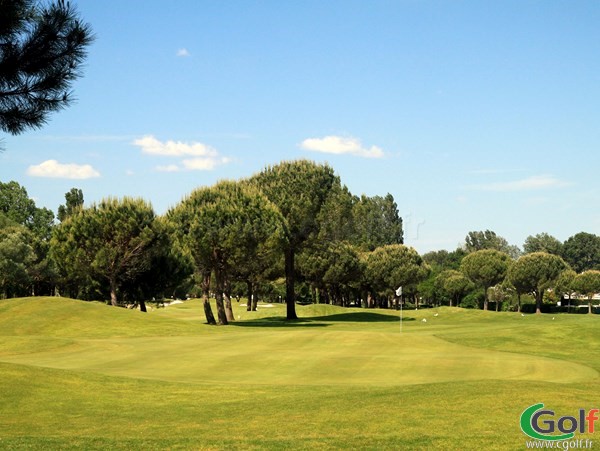 Le green n°9 du golf de La Grande Motte porche de Montpellier dans l'Hérault