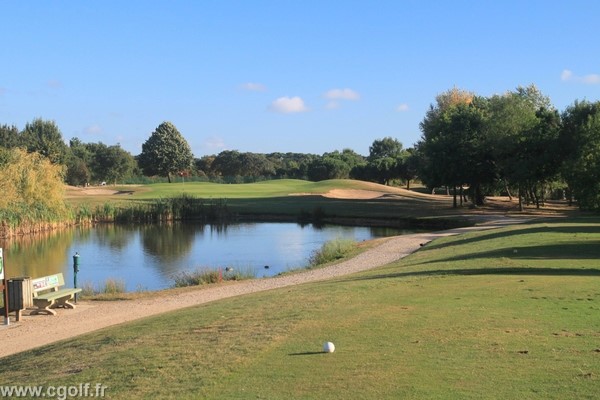 Trou n°12 du golf des Fontenelles à l'Aiguillon sur Vie en Vendée Pays de Loire