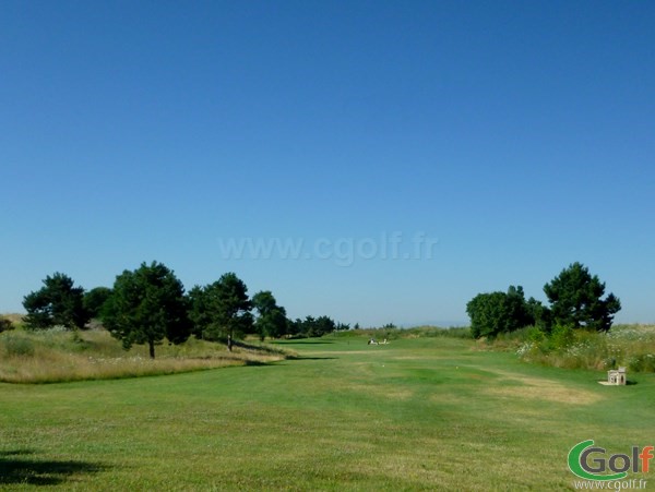 Fairway du trou n°14 sur le golf de Lyon Chassieu dans la banlieu Lyonnaise