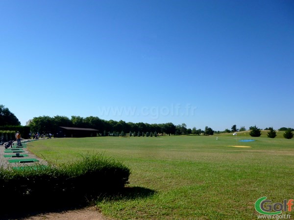 Grand practice du golf de Lyon Chassieu dans la banlieu Lyonnaise porche de Villeurbanne