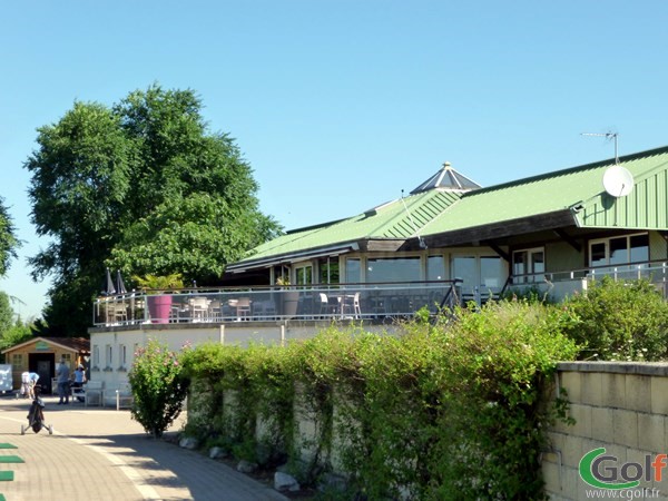 Club house du golf de Lyon Chassieu en Rhône-Alpes dans la banlieu Lyonnaise