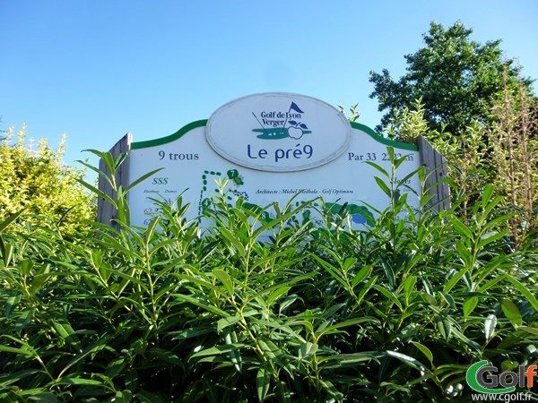 Panneau du golf de Lyon Verger parcours le Pré neuf en Rhône Alpes à Saint-Symphorien-d'Ozon