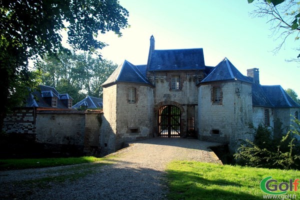 Chateau maison forte du golf de Nampont-Saint-Martin en Picardie dans la Somme