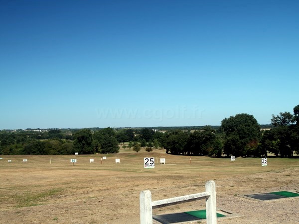 Practice du golf des Olonnes en Vendée proche des Sables d'Olonne en Loire Atlantique