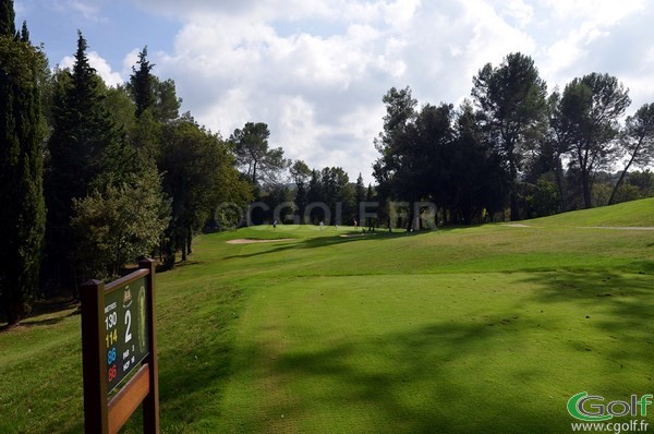 Le par 3 trou n°2 du golf d'Opio Valbonne dans les Alpes Maritimes 06