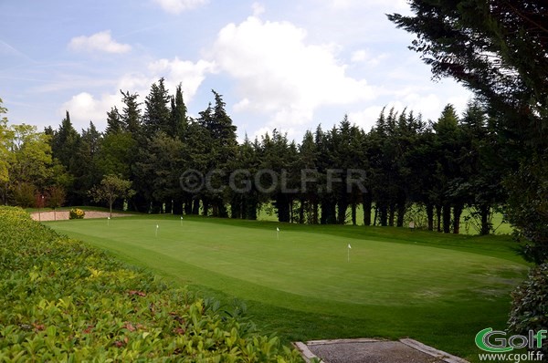 Le putting green du golf de Valbonne Opio dans le 06 Alpes Maritimes