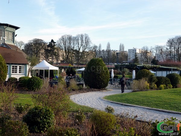 Le club house du Paris golf Country club dans les Hauts de Seine à Saint-Cloud