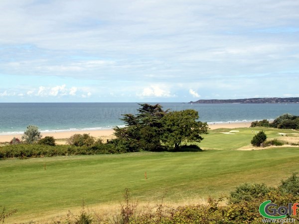 Fairway n°12 du parcours de golf de Pléneuf Val-André en Bretagne dans les Cotes d'Armor