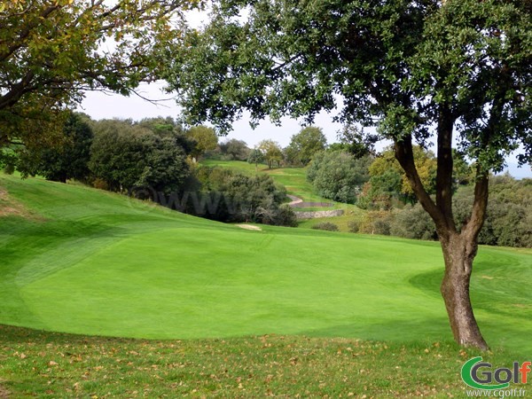 Le trou n°16 du golf de Roquebrune sur Argens porche de Saint Raphael dans le Var