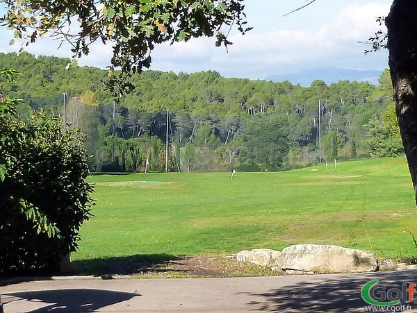 Le practice du Royal Mougins golf club dans les Alpes Maritimes sur la Cote d'Azur