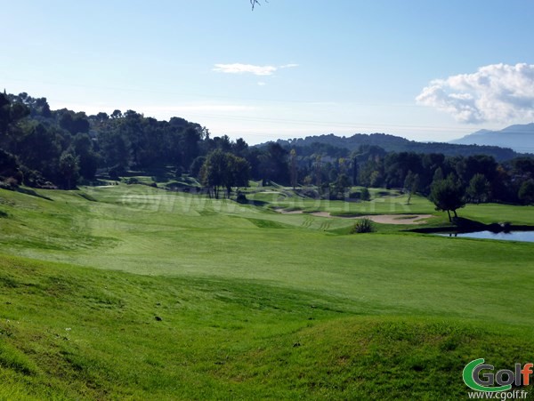 Le fairway du trou n°18 au Royal golf club de Mougins dans les Alpes Maritimes 06