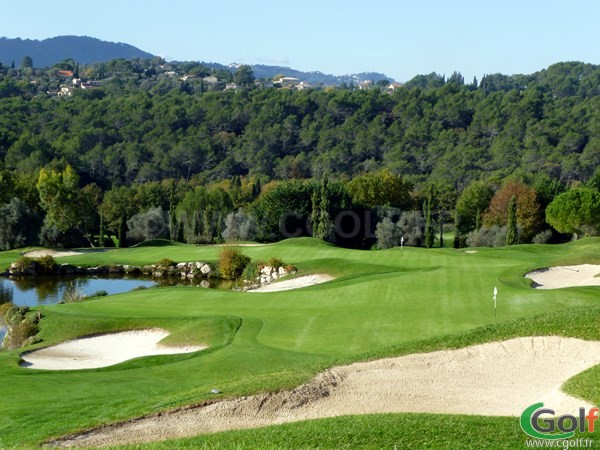 Le double green n°18 et n°3 du Golf club de Royal Mougins dans les Alpes Maritimes