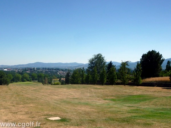 Trou n°1 du golf de Saint-Clair en Ardèche Rhône-Alpes proche de Lyon et Valence