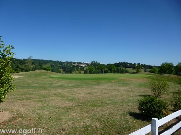 Green n°1 du golf de Saibt-Clair en Rhône-Alpes dans l'Ardèche proche de Lyon