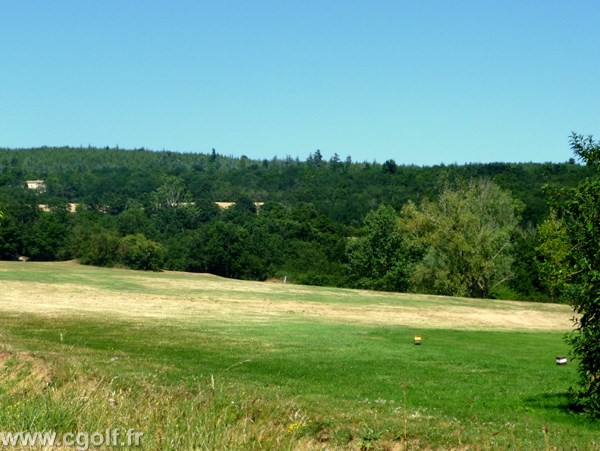 Trou n°2 du golf de Saint-Clair en Ardèche proche de Lyon et Valence en Rhône-Alpes