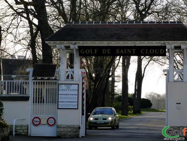 Entrée du golf de Saint Cloud en Ile de France dans les Hauts de Seines à Garches