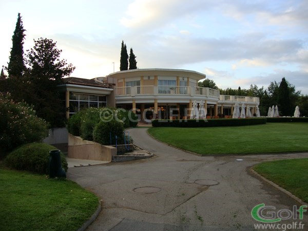 Le club house du golf de Saint Donat