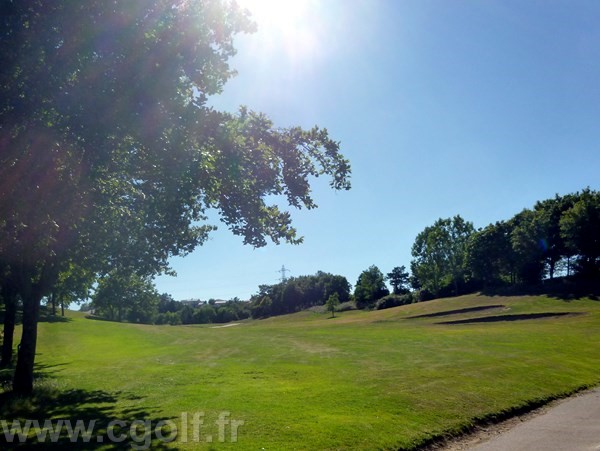 Fairway en Rhône-Alpes sur le golf de Saint-Etienne dans le département de la Loire