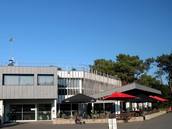 Club house du golf Saint Laurent à Auray en Bretagne département du Morbihan