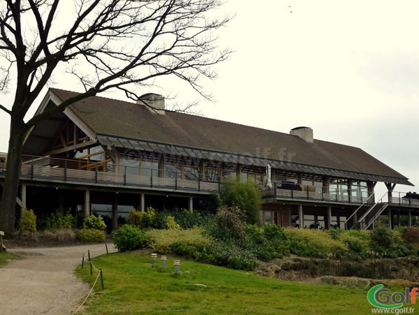 Le club house du golf de Saint-Marc dans les Yvelines à Jouy-en-Josas proche de Versailles