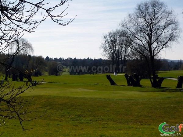 Green n°18 du golf de Saint-Nom-La-Bretèche en Ile de France proche de Paris