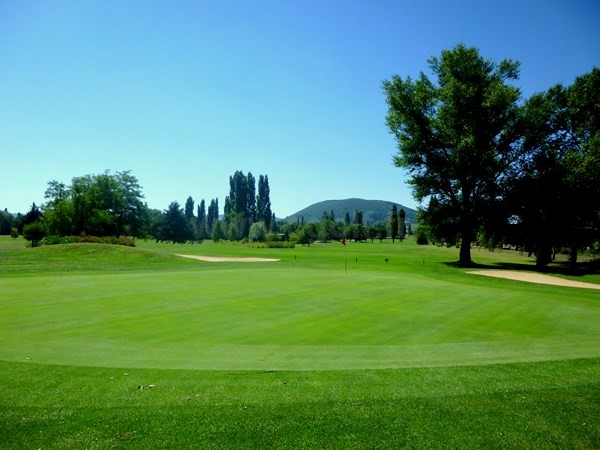 Green n°10 du golf de la Valdaine en Rhône-Alpes dans la Drôme proche de Montélimar