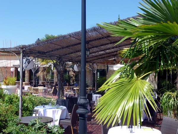 Terrasse du golf de la Valdaine proche de Montélimar dans la Drôme Provençale