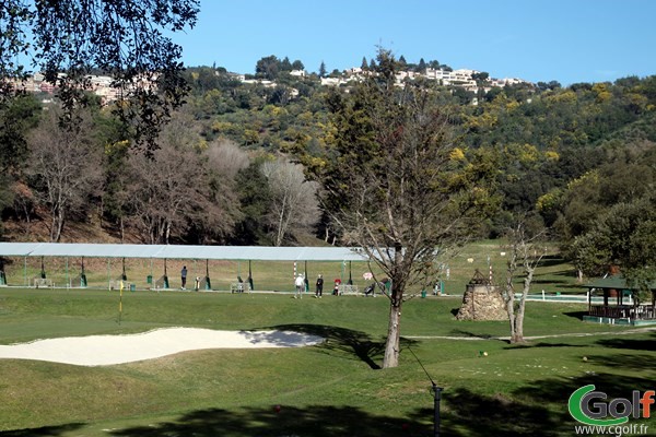 Le practice du golf de Riviera Mandelieu dans les Alpes Maritimes sur la Cote d'Azur