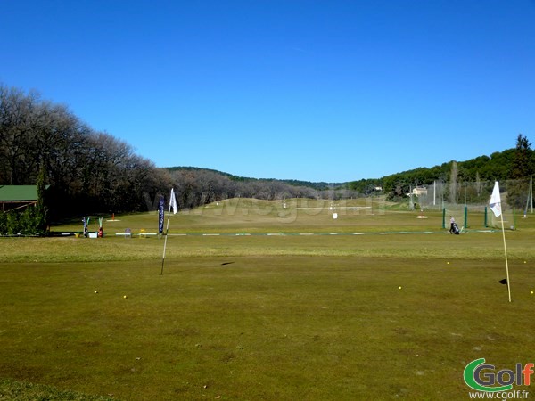 Le practice du Set Golf à Aix en Provence sur la Cote d'Azur en PACA